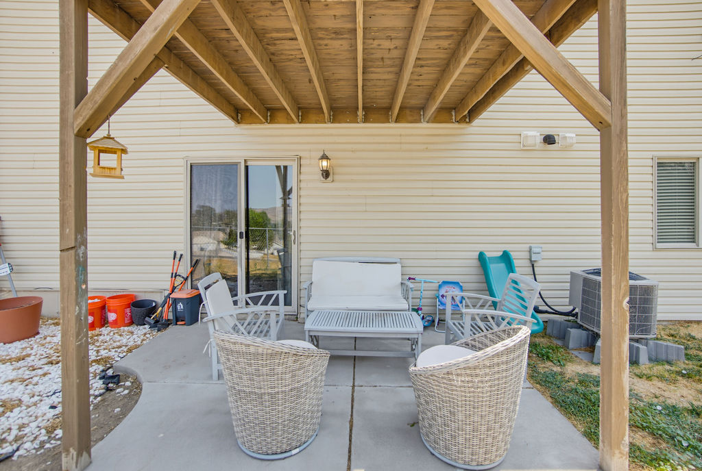 Backyard Patio (Lower)